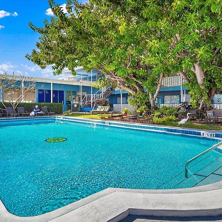 Malibu Resort Motel St. Pete Beach Extérieur photo