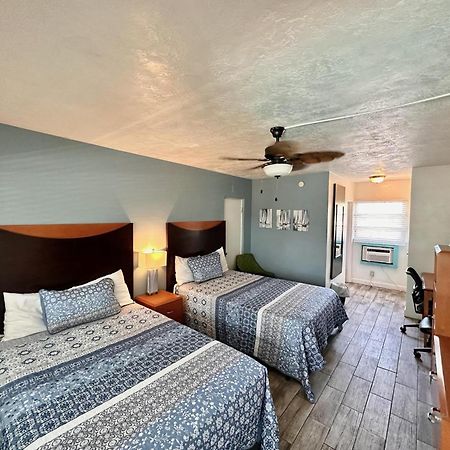 Malibu Resort Motel St. Pete Beach Extérieur photo