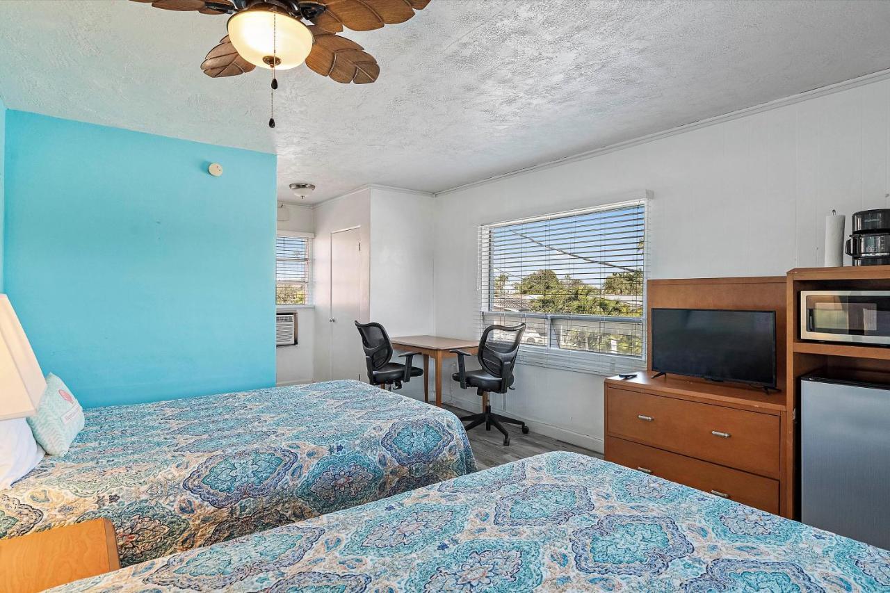Malibu Resort Motel St. Pete Beach Extérieur photo