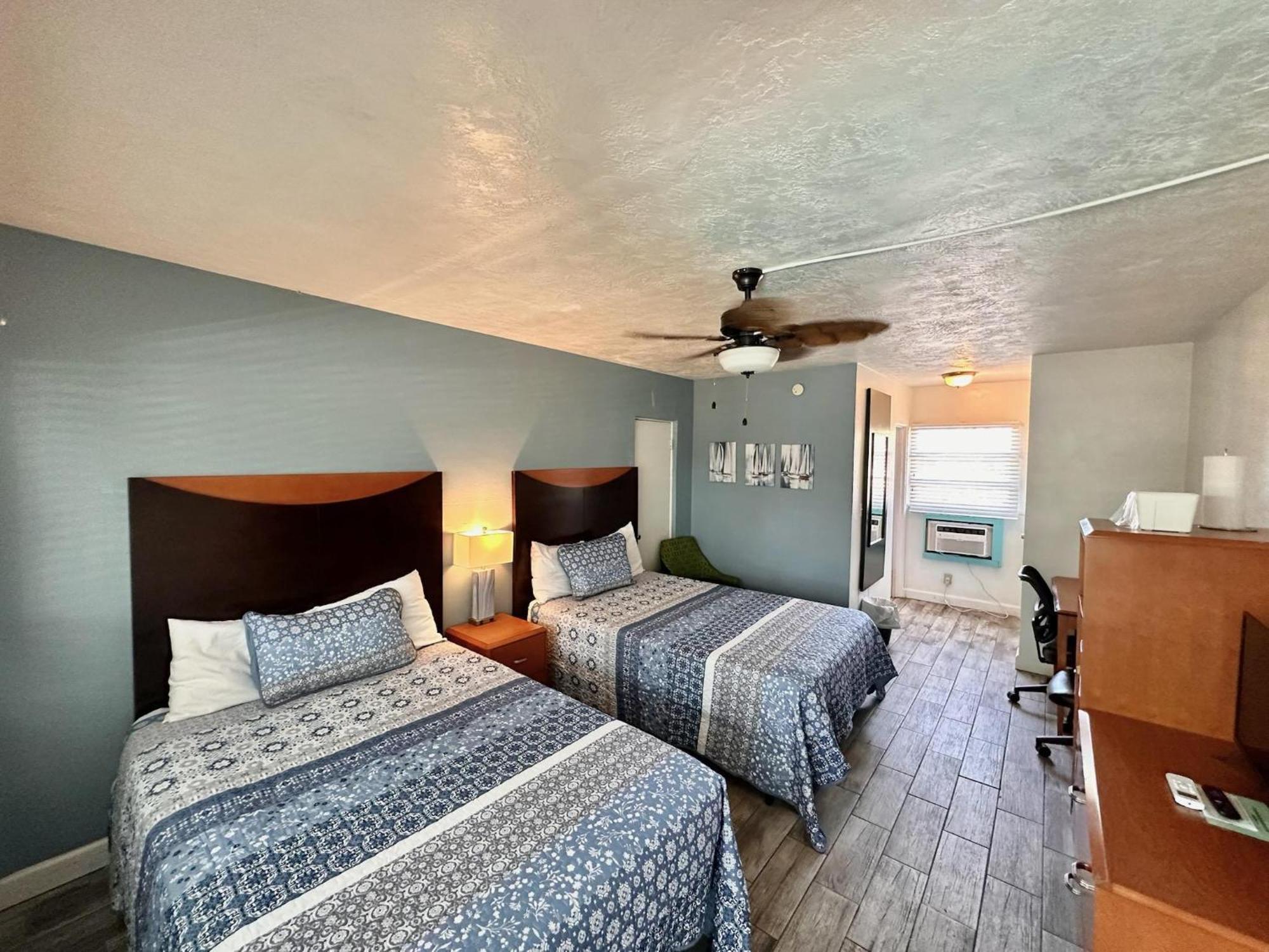 Malibu Resort Motel St. Pete Beach Extérieur photo